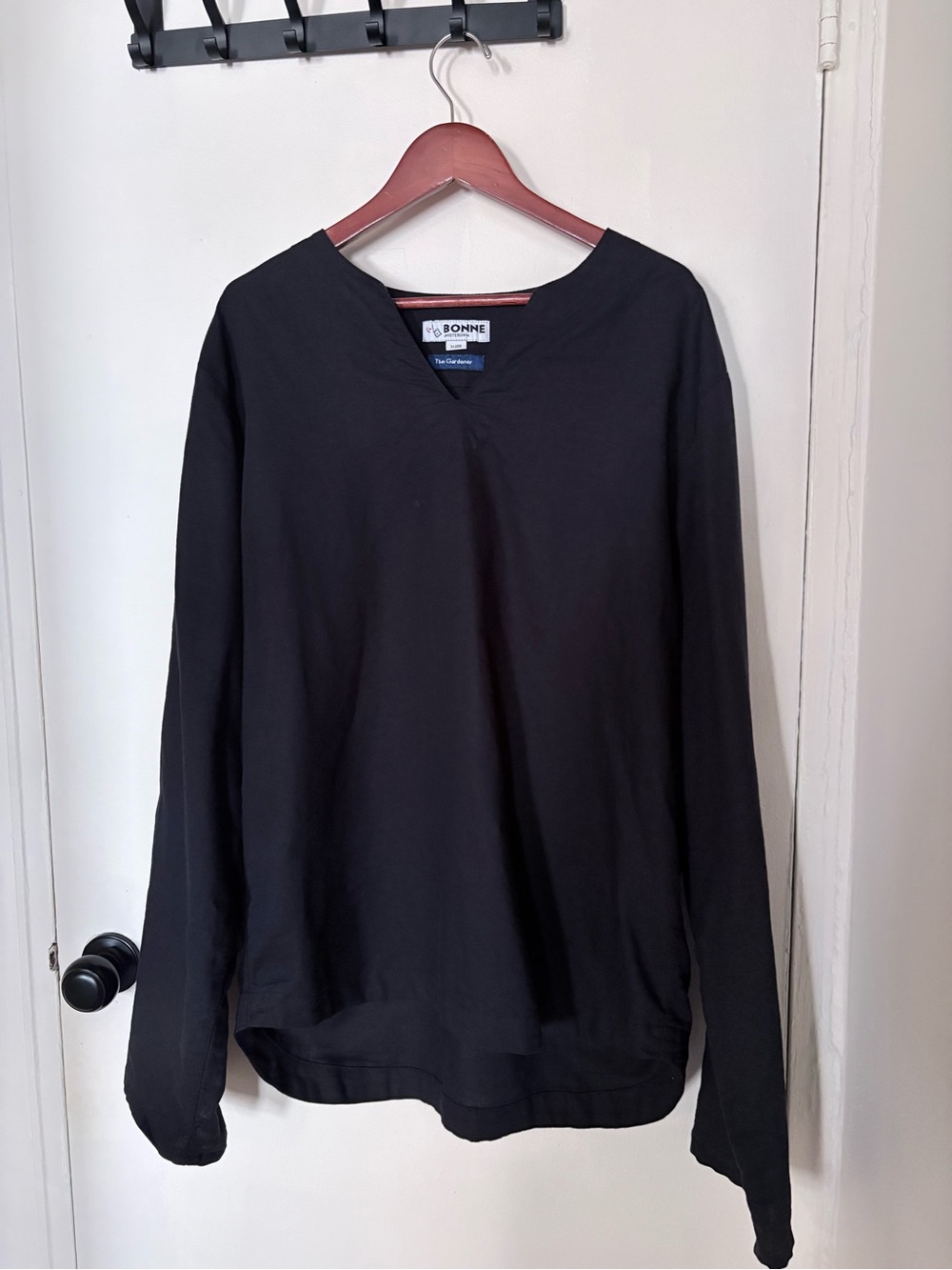 Bonne Amsterdam XL The Gardner Black V-Neck Long Sleeve Shirt for Men